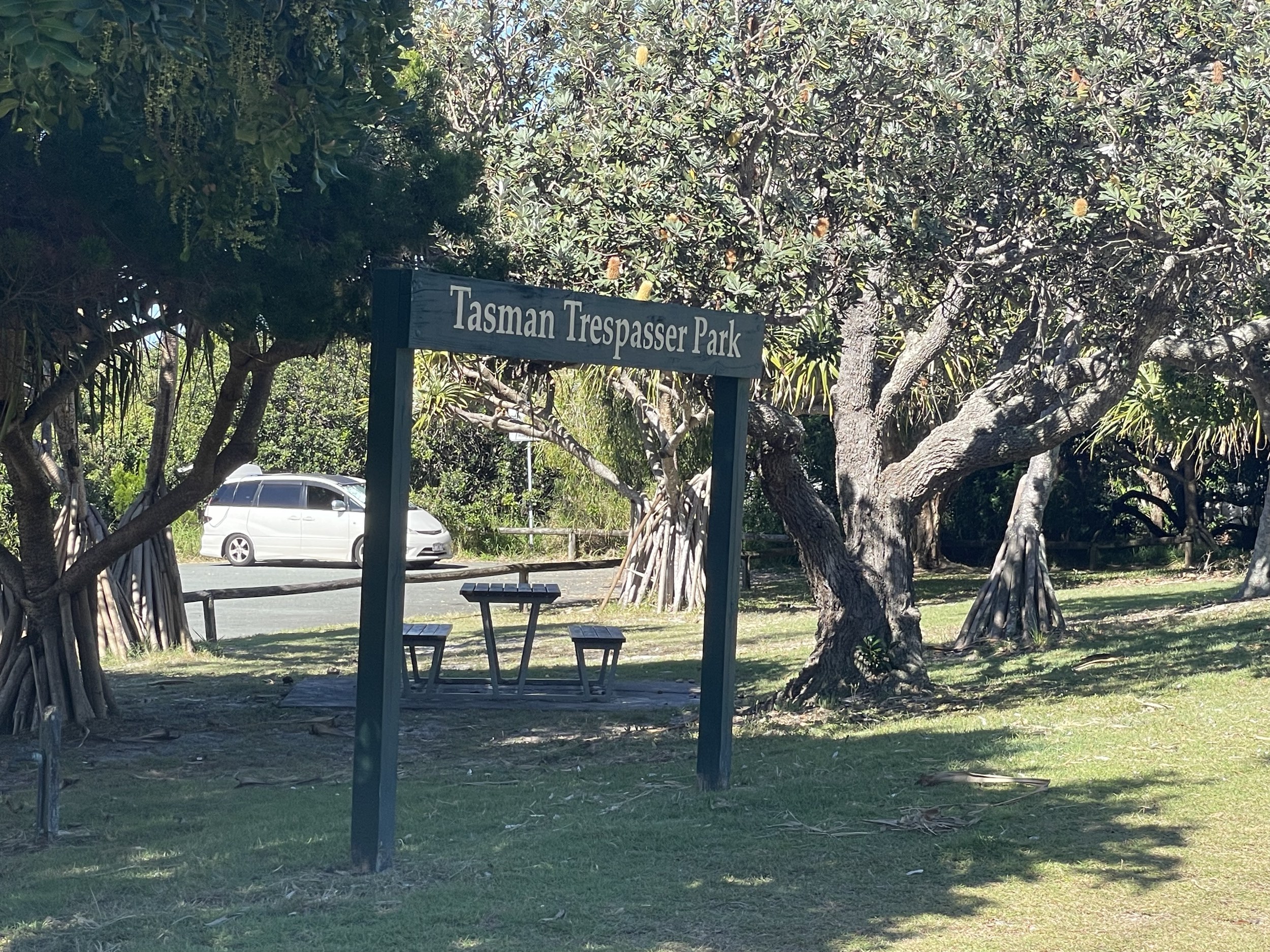 Tasman Trespasser Park - Parking 